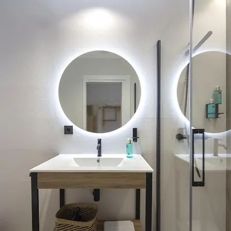 Turisticos D10 شقة *