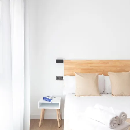 Turisticos D10 شقة *