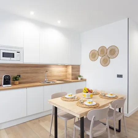 Turisticos D10 شقة *