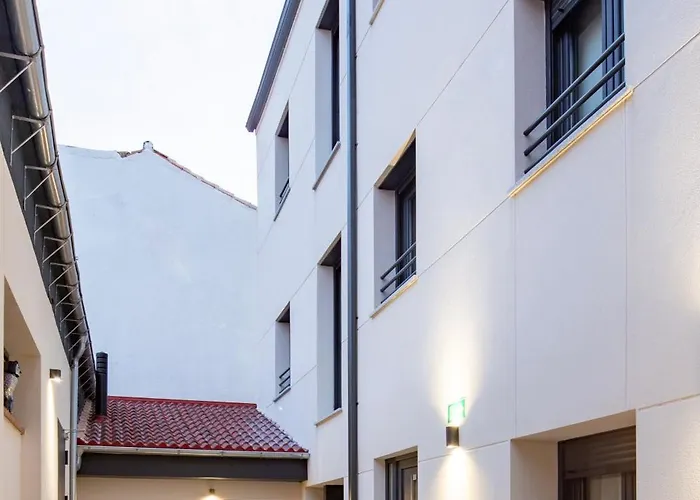 Apartment Turisticos D10 *